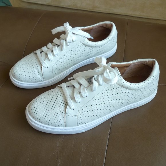 Caslon Shoes - NWOT   CASLON Leather Pinhole Sneakers